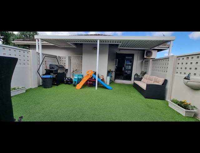 2 BEDROOM FLAT FOR SALE IN GLENWOOD